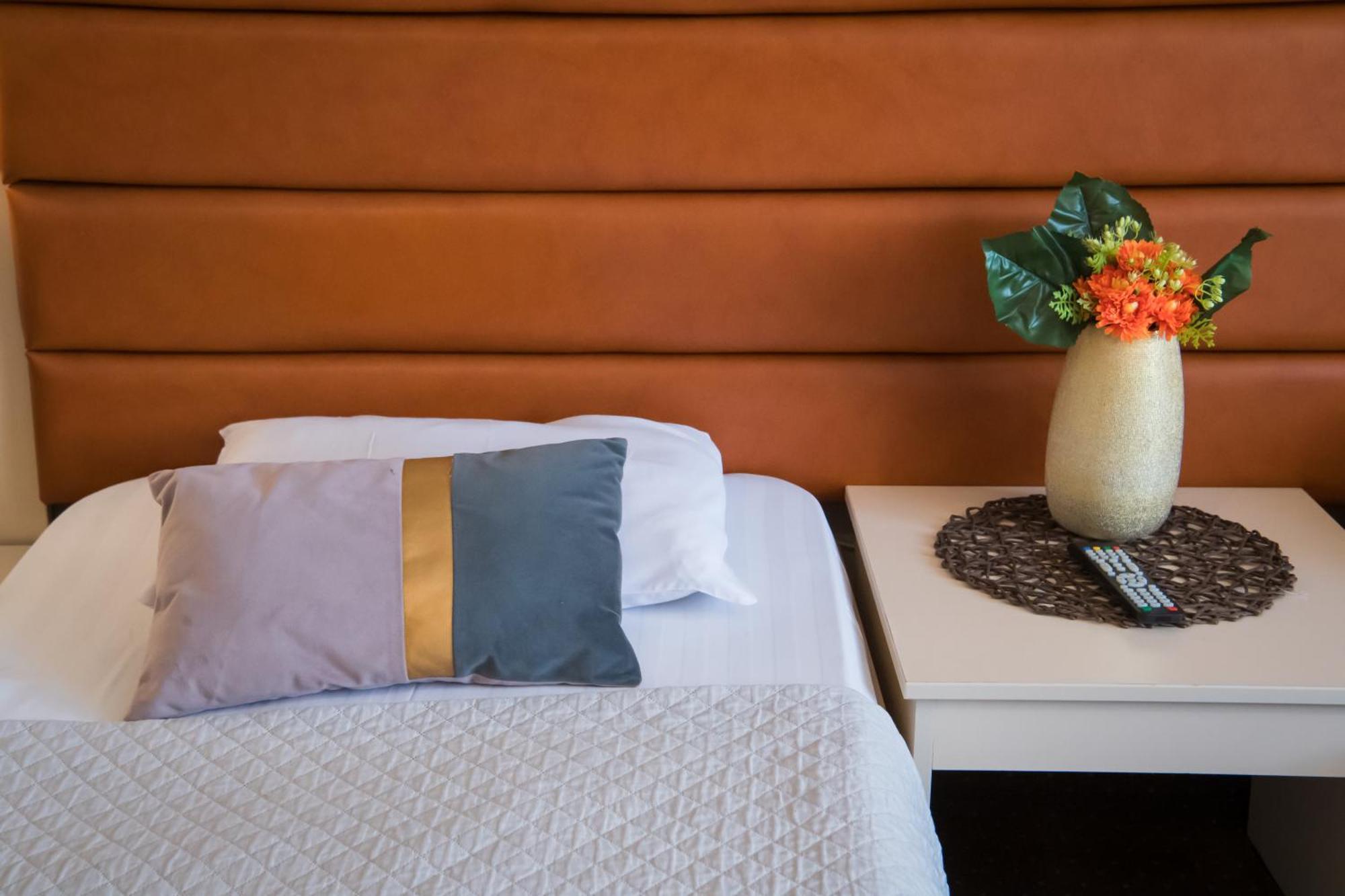 Mbi Travel Inn Krajowa Zewnętrze zdjęcie