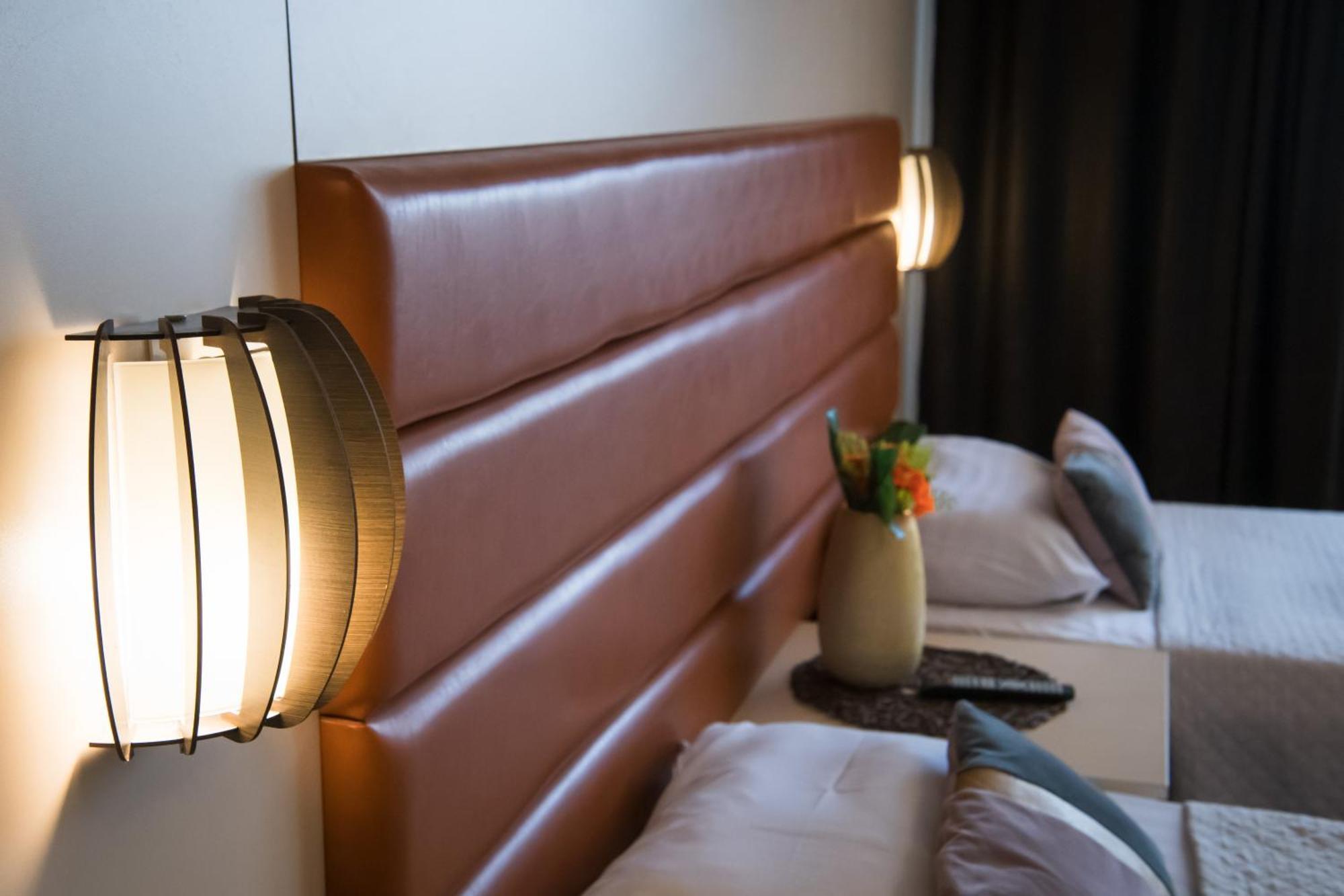 Mbi Travel Inn Krajowa Zewnętrze zdjęcie
