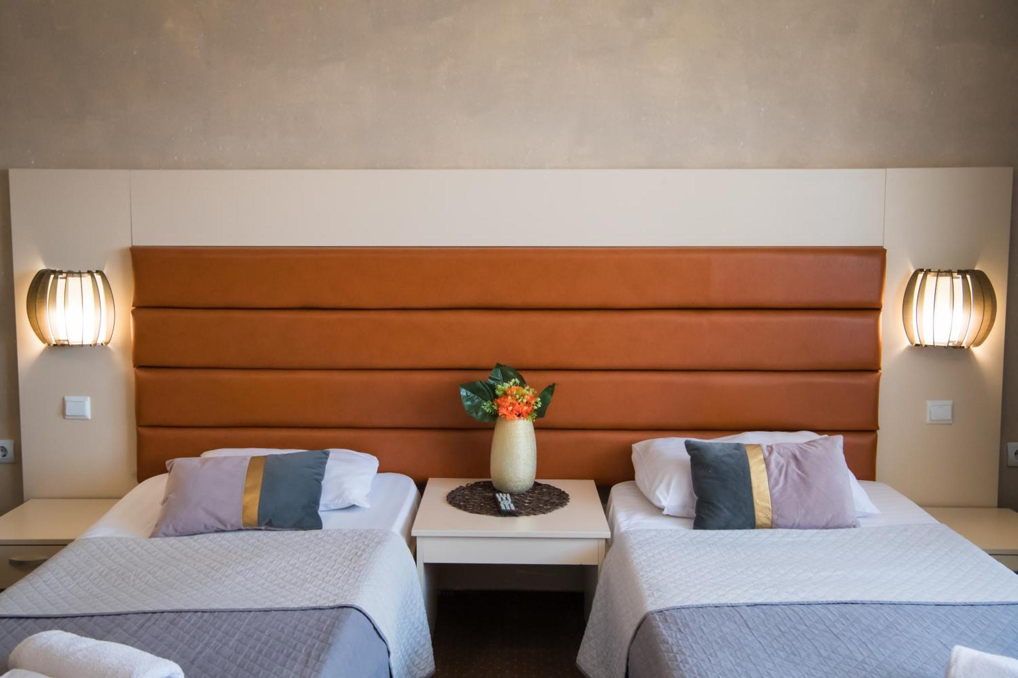 Mbi Travel Inn Krajowa Zewnętrze zdjęcie