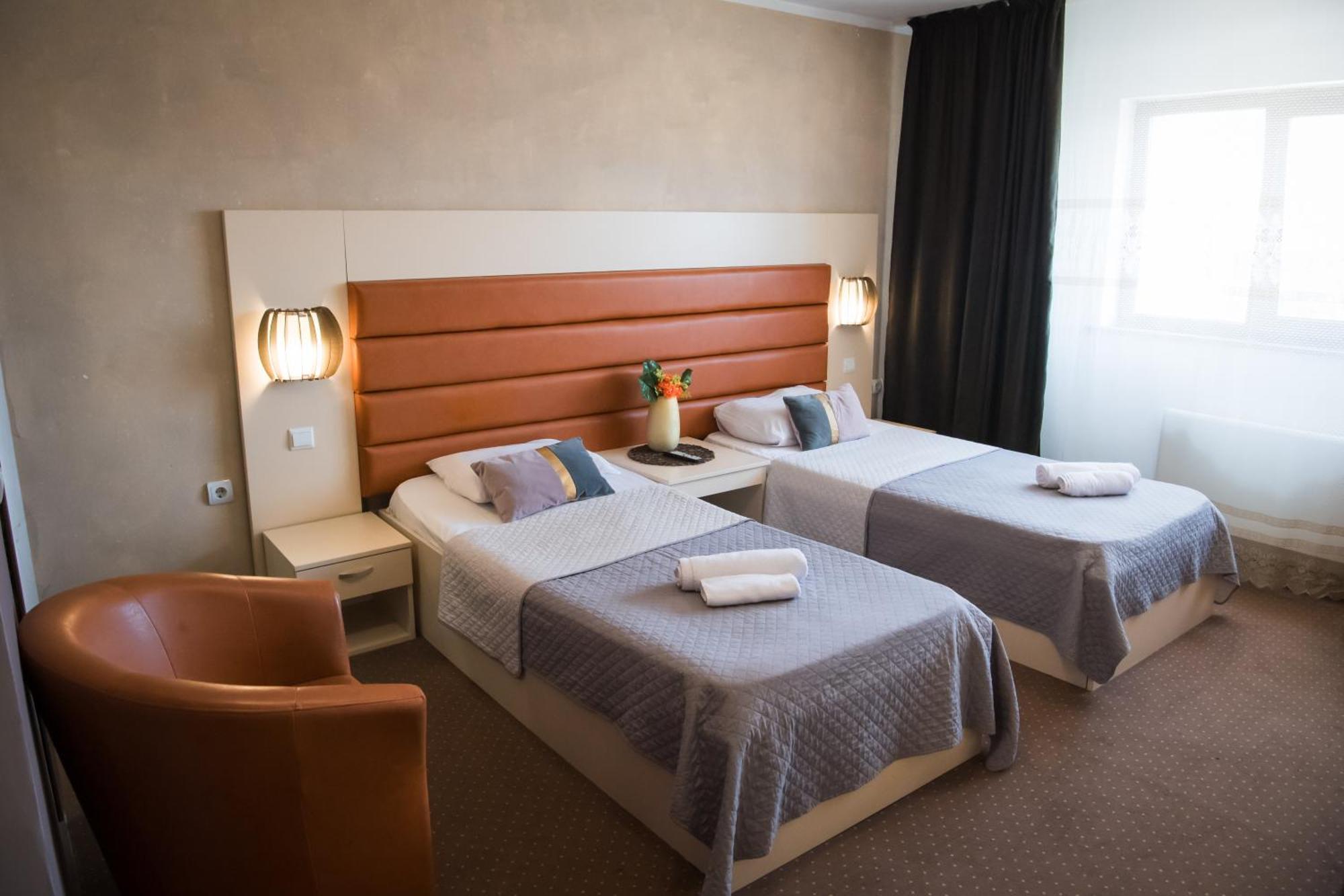 Mbi Travel Inn Krajowa Zewnętrze zdjęcie