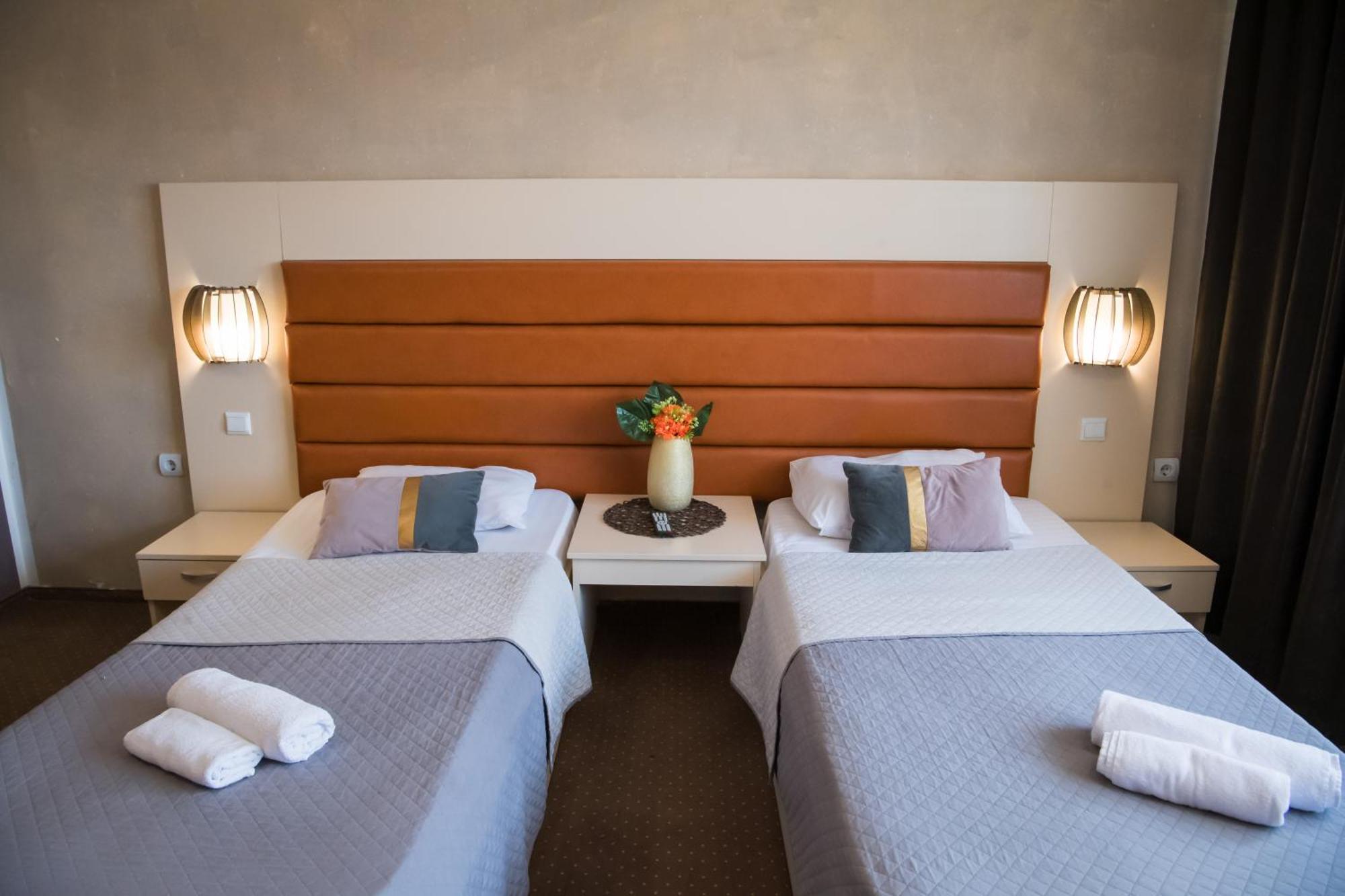 Mbi Travel Inn Krajowa Zewnętrze zdjęcie