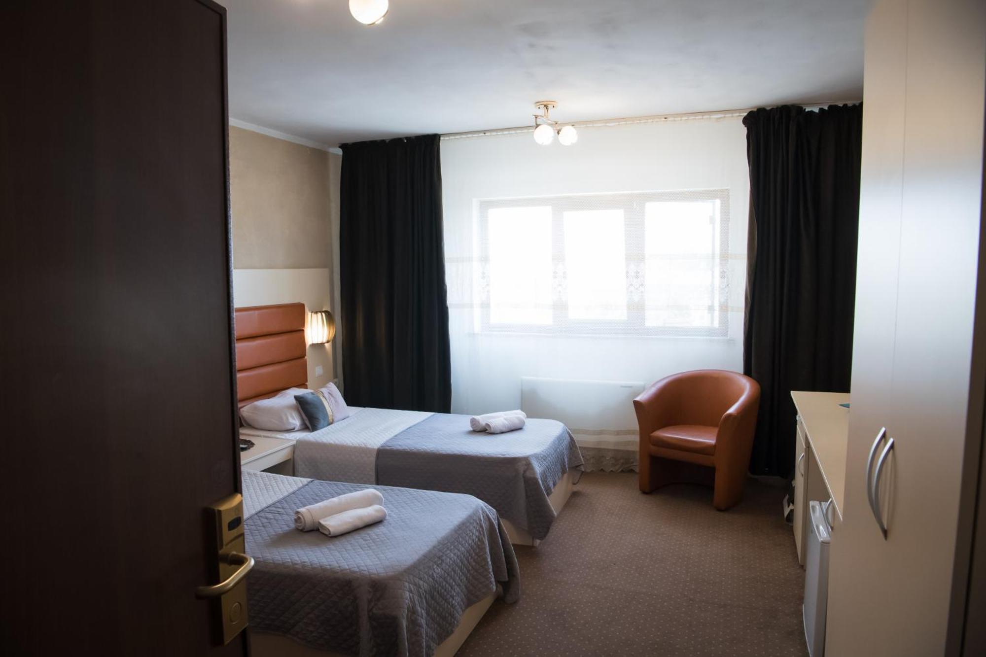 Mbi Travel Inn Krajowa Zewnętrze zdjęcie